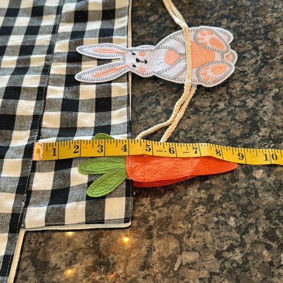 Easter checkered table or mantel runner EUC - Picture 9 of 10